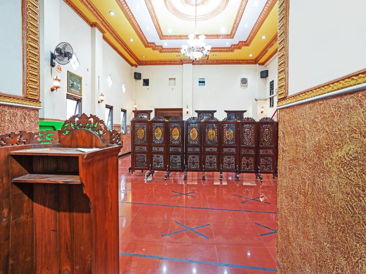 Oyo 90139 Arival Syariah Hotel