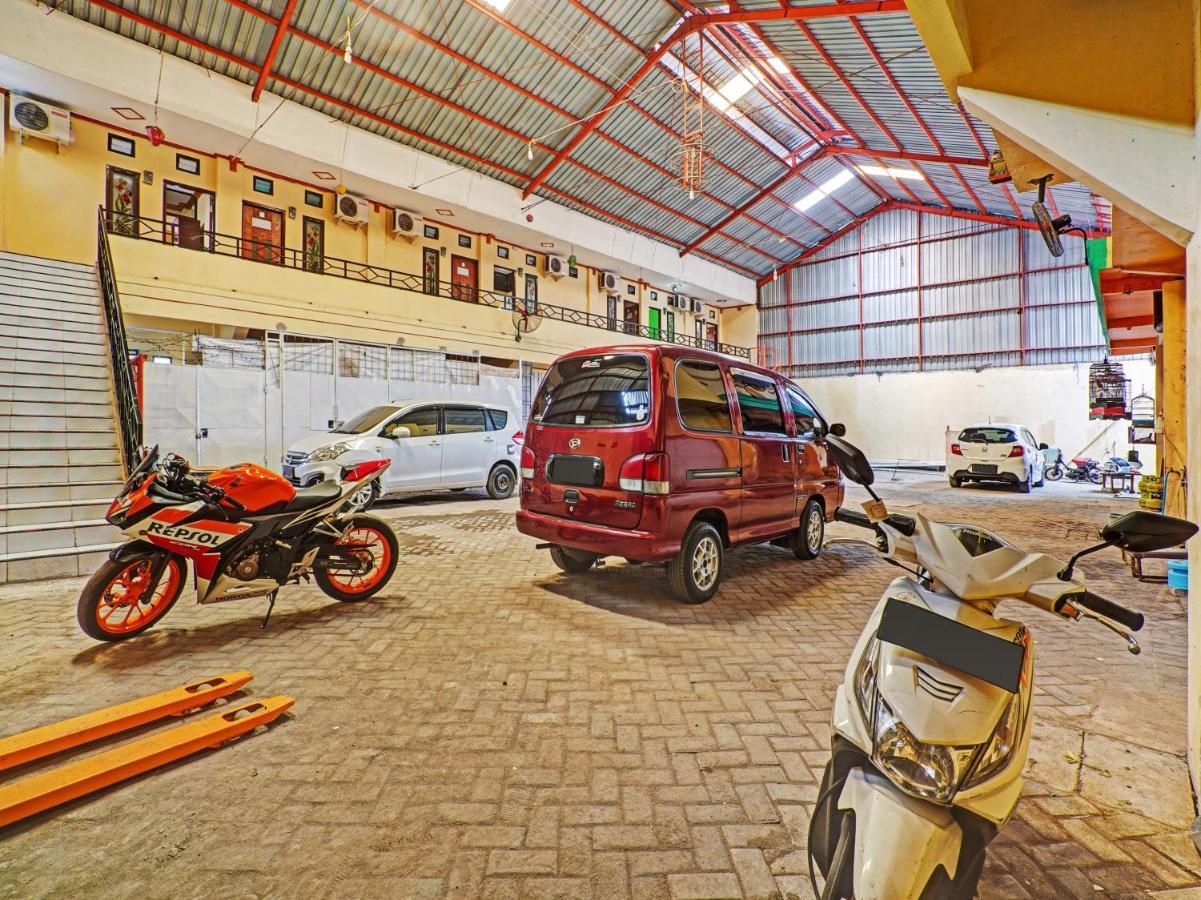 Oyo 90139 Arival Syariah Kediri (East Java)