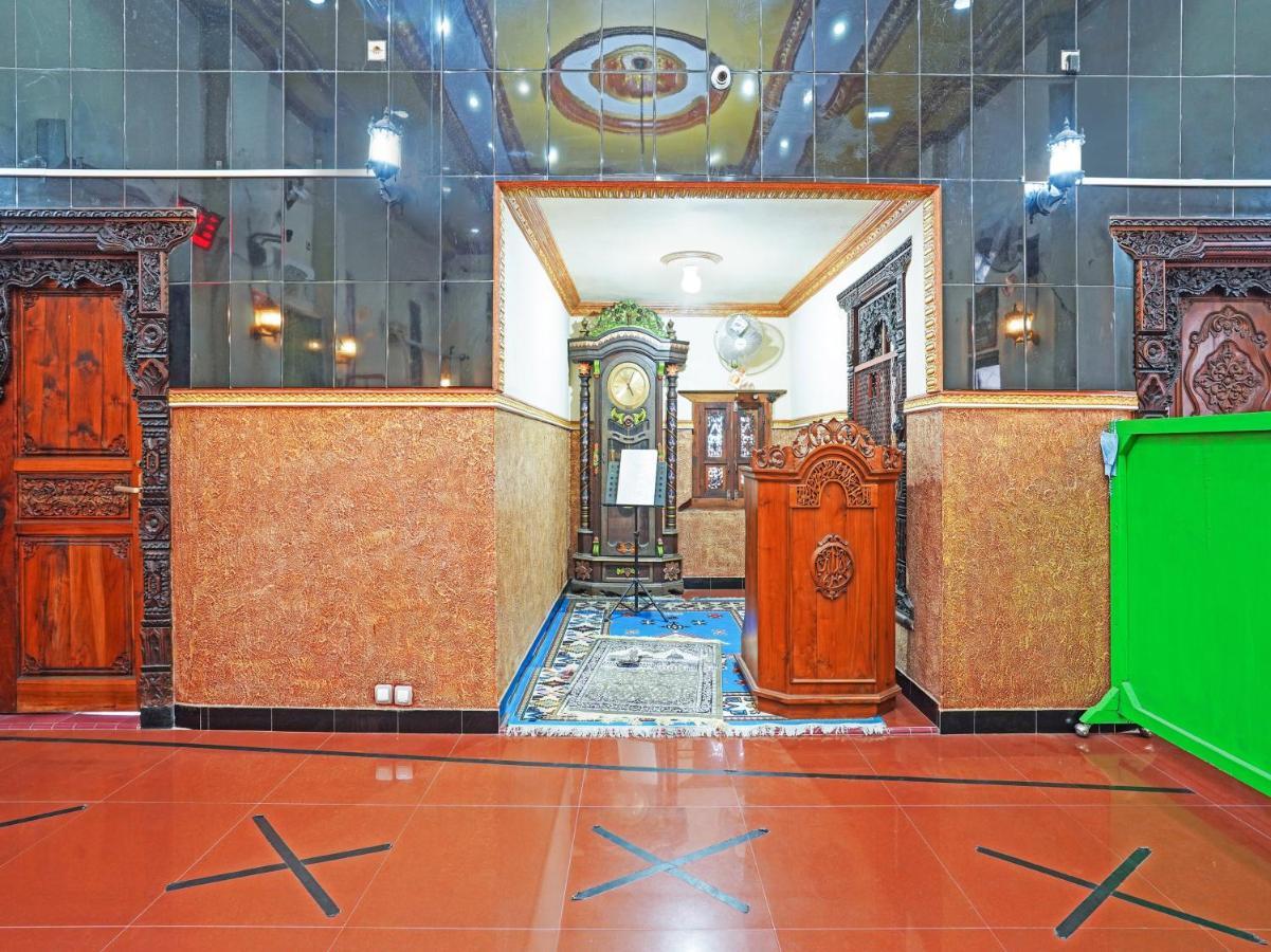 Oyo 90139 Arival Syariah Hotel Kediri (East Java)